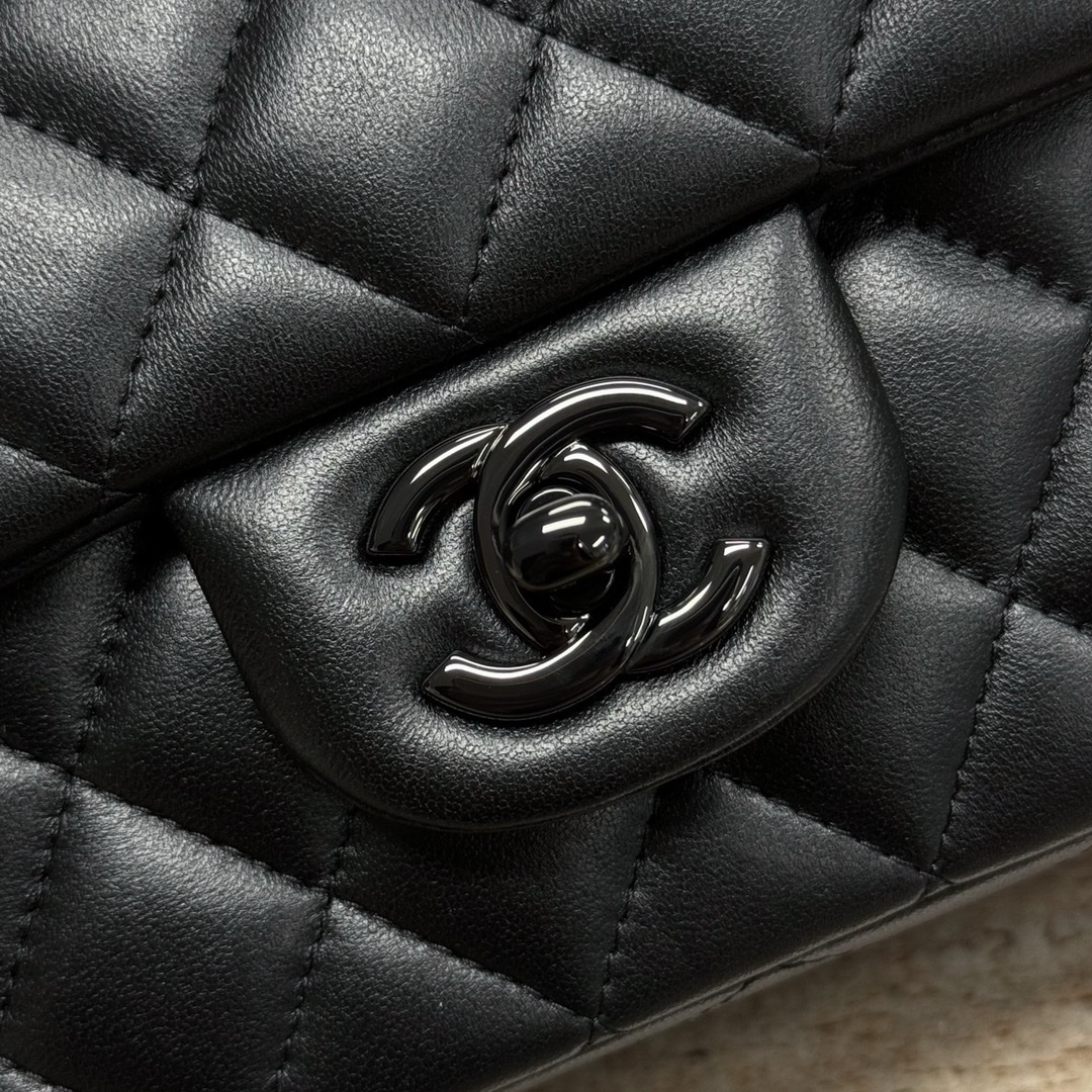 Chanel 24A mini handle sheep black, single chain, flap
