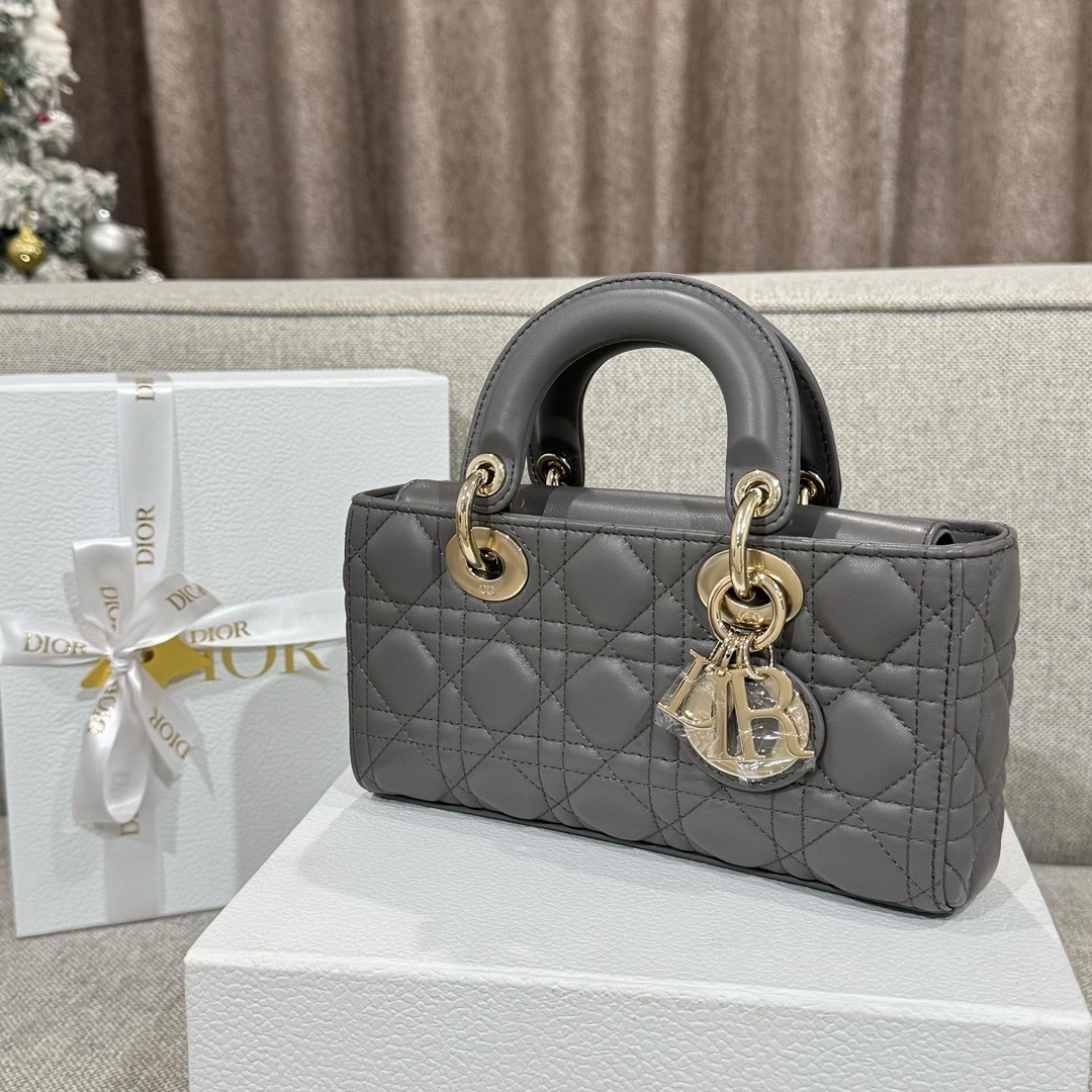 ☆Dior☆直営店買付☆お洒落 LADY D-JOY MINI BAG☆ Lady D-Joy Micro Bag Black Cannage Lambskin | DIOR