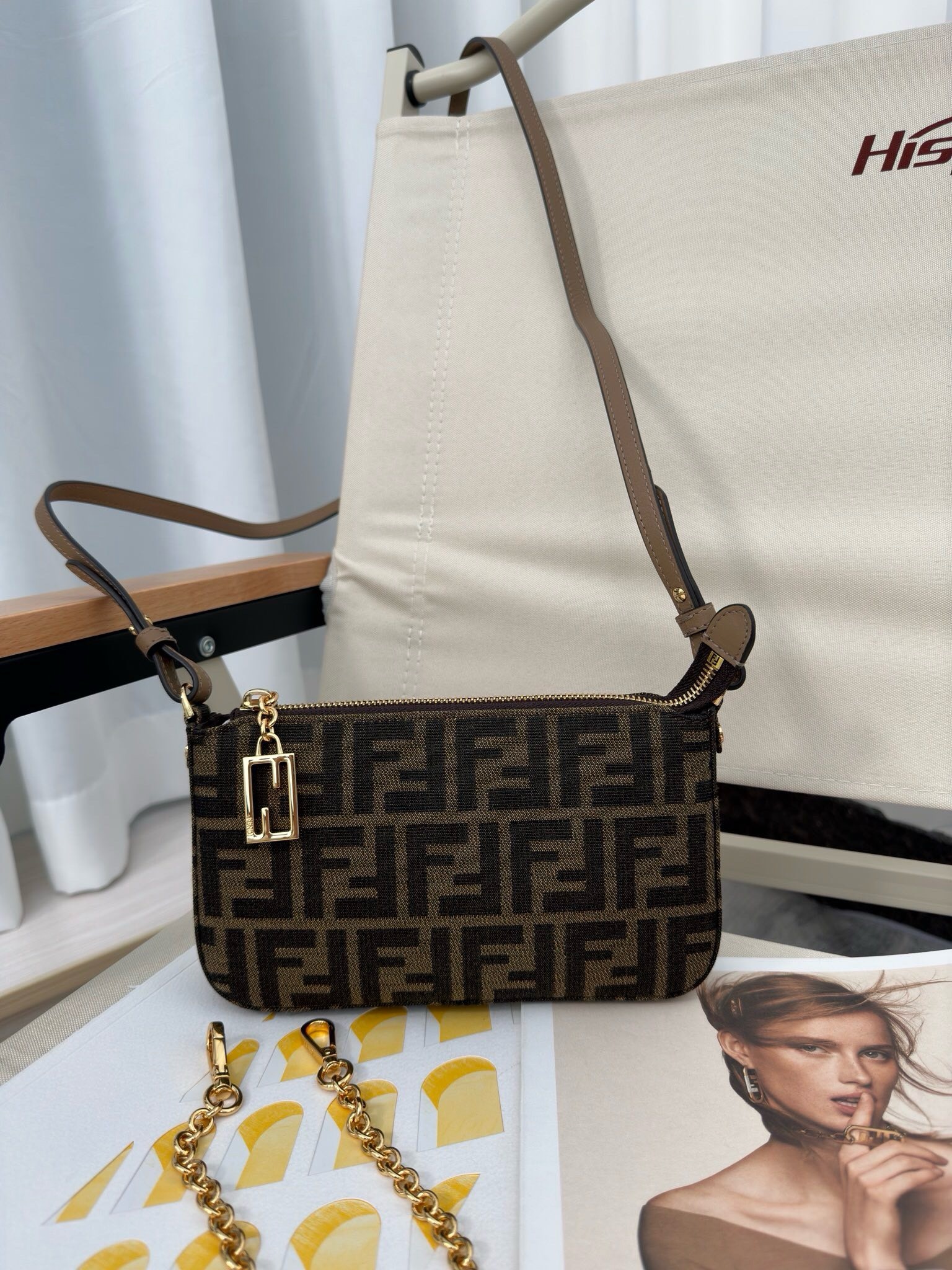 ポーチ Fendi Baguette Pouch Tessuto Ff Qb4 Baguette Pouch Fabric Brown | Fendi