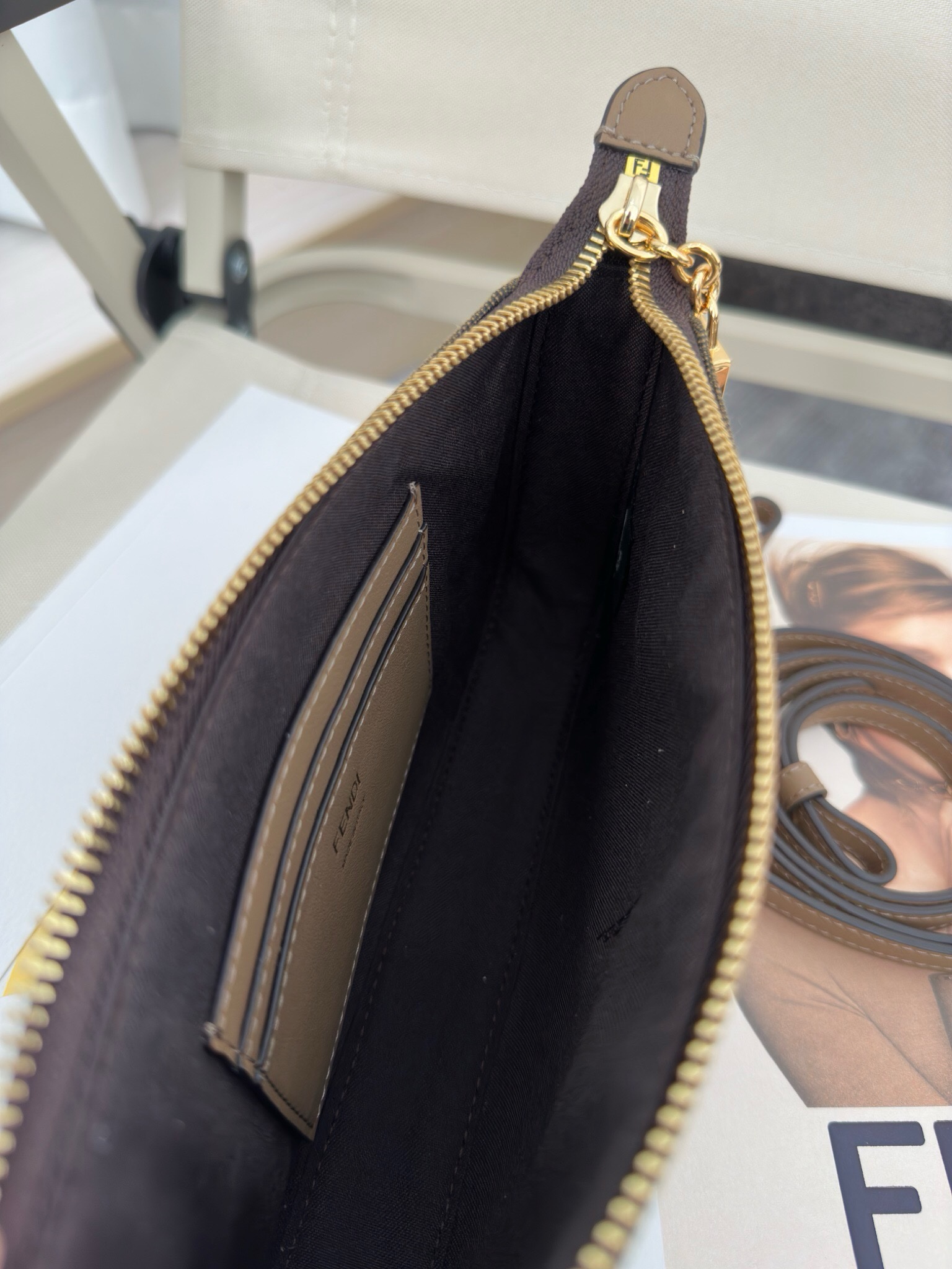 【関税&送料込】Fendi Baguette Pouch Tessuto Ff Qb4 Baguette Pouch Fabric Brown | Fendi