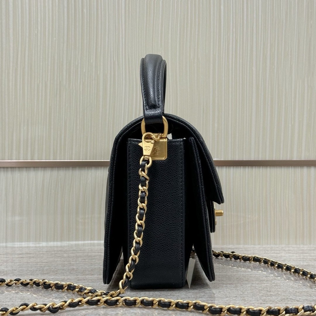 【☆シンプルエレガント♪】CHANEL ミニ フラップバッグ Chanel 14P Mini Crossbody Flap Bag with Zip Compartment in
